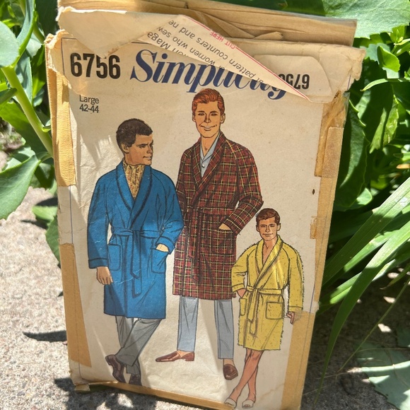 Simplicity Vintage Men’s Robe Pattern - Picture 1 of 2